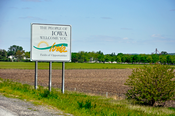 welcome to Iowa sign