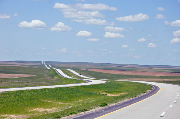 Scenic travel road