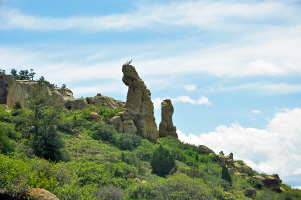 scenery on the way to Pictorgraph Cave State Park