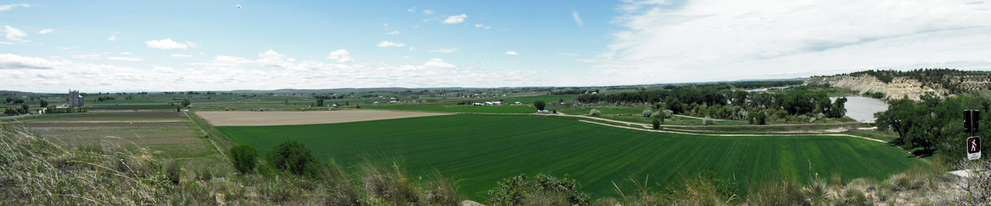 panorama at Pompeys Pillar