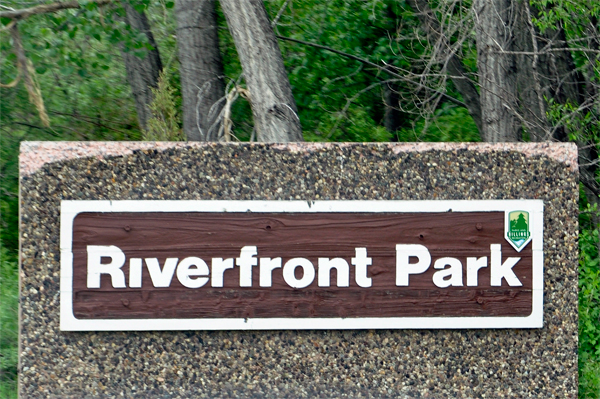 sign: Riverfront Park