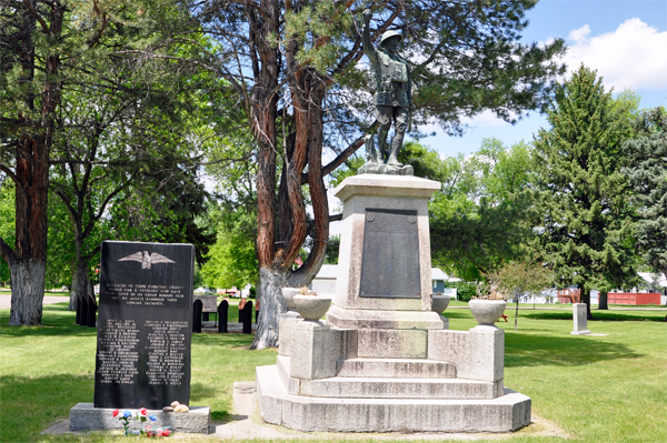 World War 1 and World War II Monuments