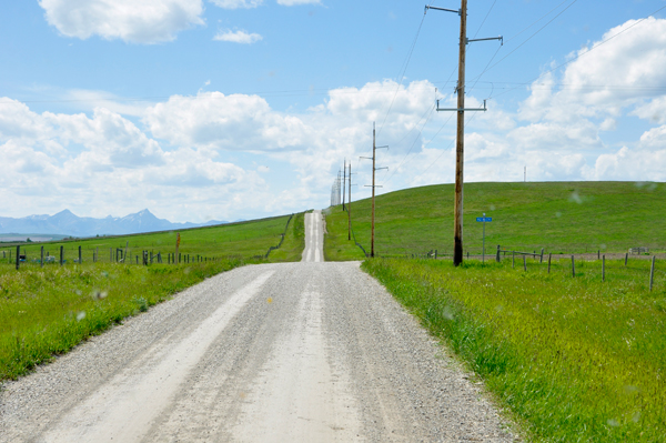 nasty dirt road leading to the campground