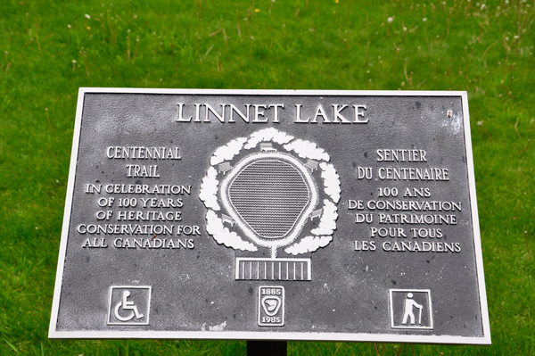 Linnet Lake sign and trailhead