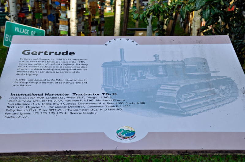 INTERNATIONAL HARVESTER TRACTOR TD-35 - Gertrude sign