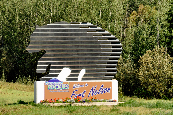 Welcome to Fort Nelson sign