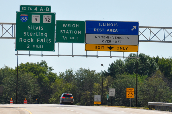 Illinois rest stop sign