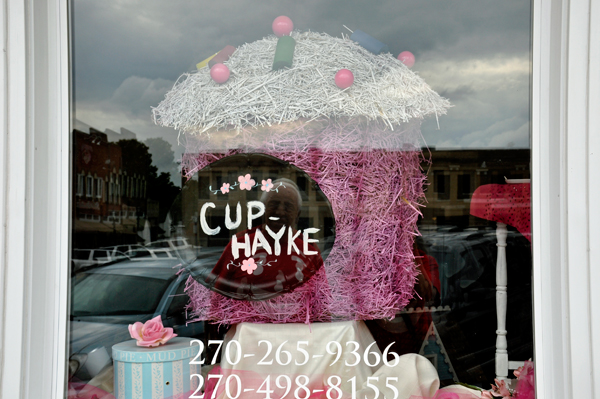 hay bale trail - cupcake