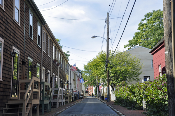 narrow street in Annapolis