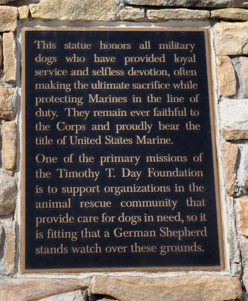 monument honoring military dogs