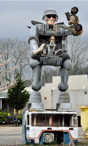 Paulverizer: Cyborg Muffler Man