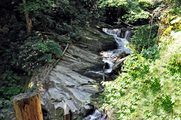 water flowing down the dam