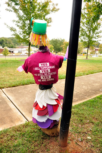 back of Tupperware scarecrow