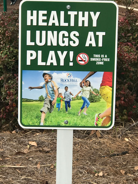 kids at play sign