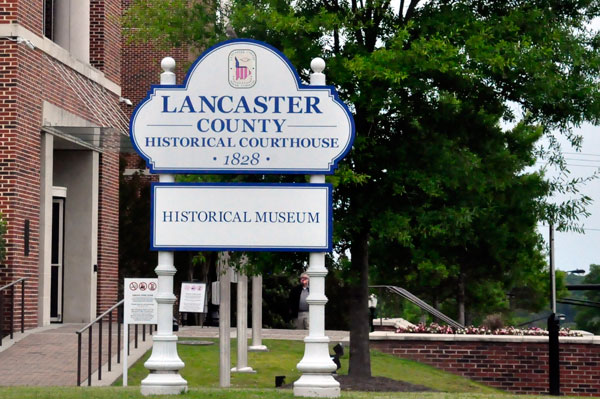 Lancaster County Historical Courthouse sign