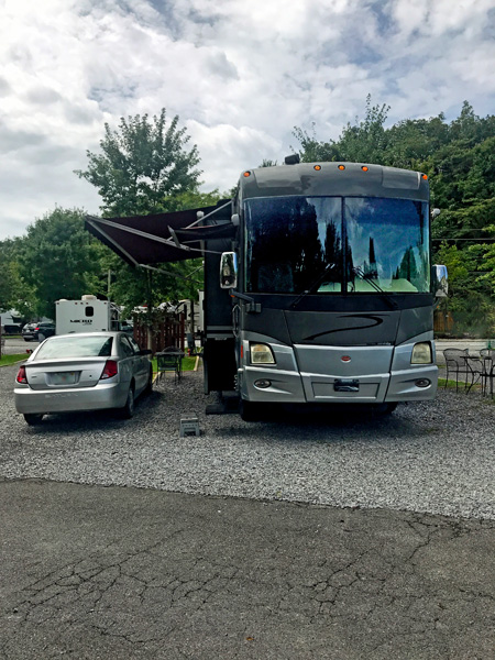 the RV and toad of the two RV Gypsies