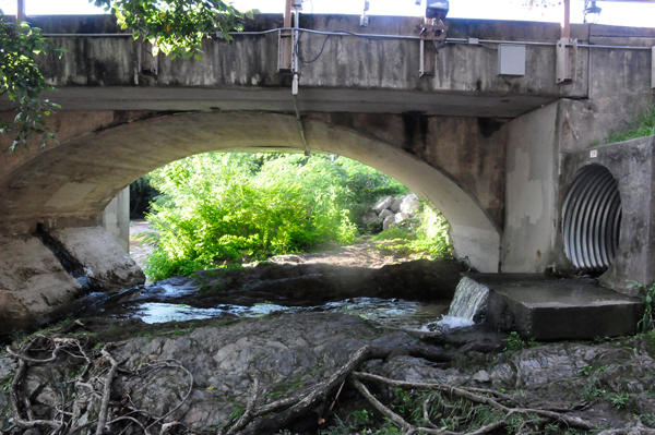 bridge underside by the dam