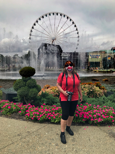 Karen Duquette and the dancing water fountain show