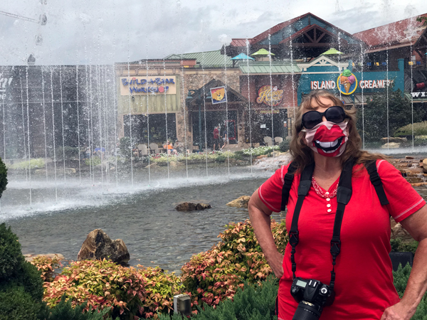 Karen Duquette and the dancing water fountain show