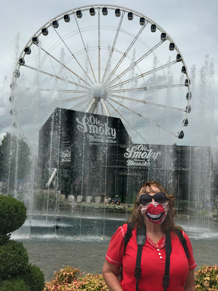 Karen Duquette and the dancing water fountain show