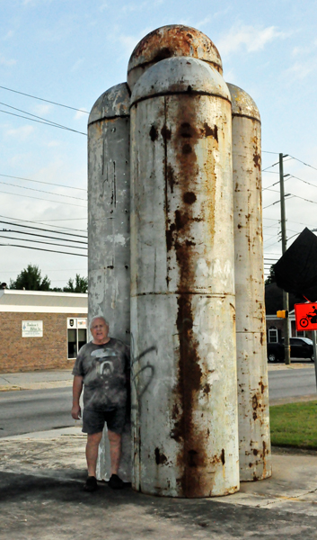 Lee Duquette and Mike Wsol's In Between 2018 sculpture