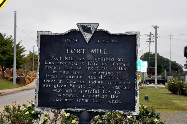 Worn out Fort Mill sign