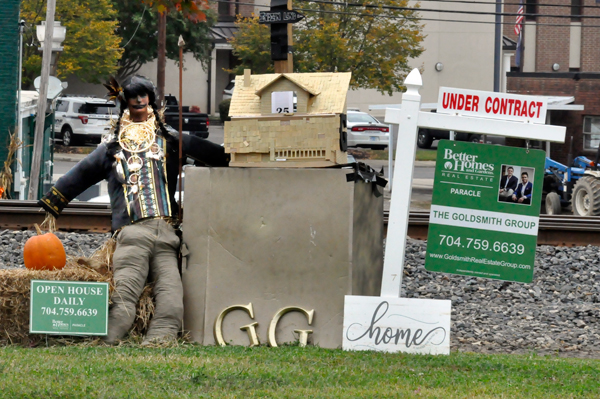 real estate Scarecrow