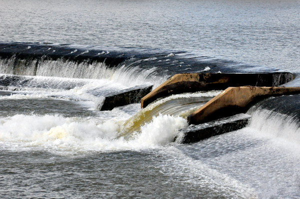 canal diversion dam