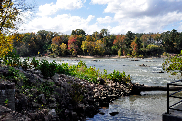 fall colors, Broad River and houses