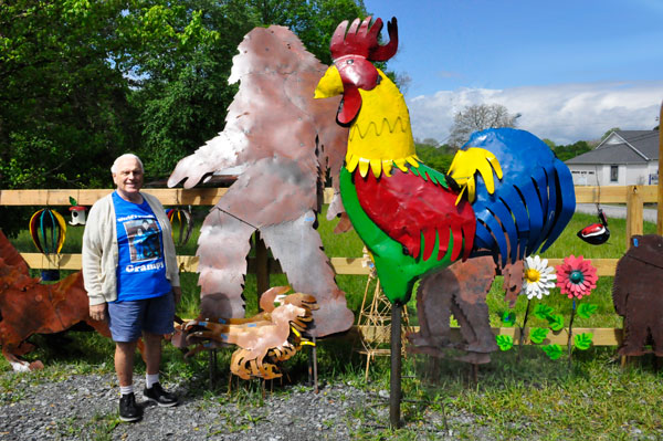 Lee Duquette, bigfoot, big rooster