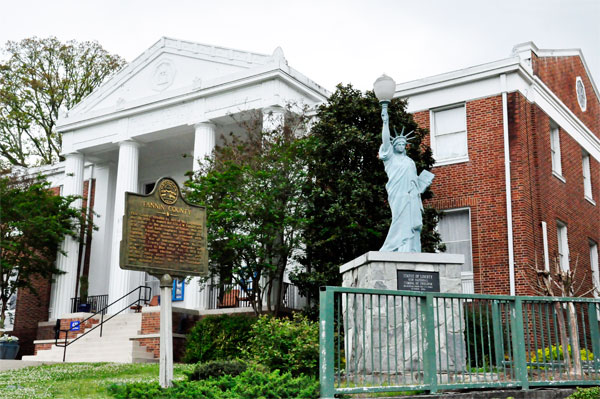 Fannin County Courthouse