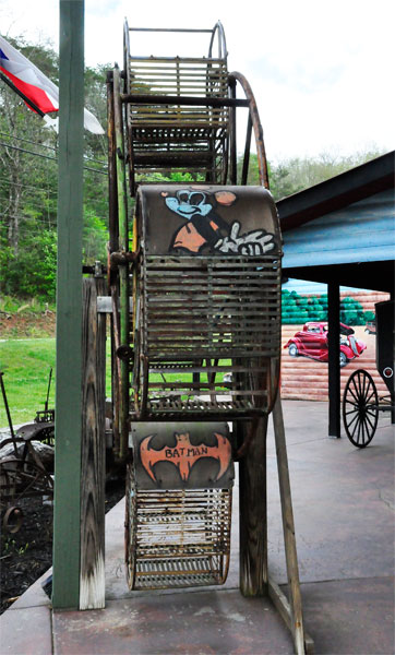 old wooden ferris wheel at Pappy's