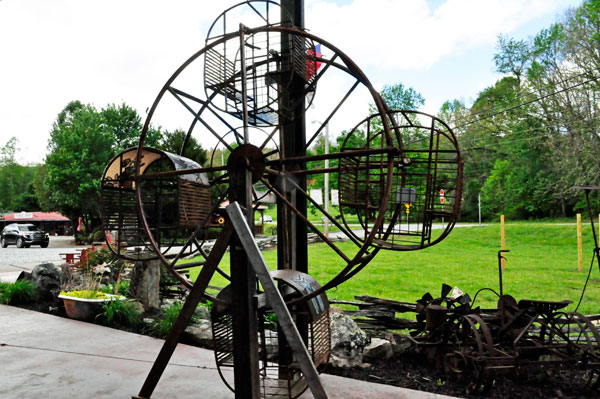 old wooden ferris wheel at Pappy's