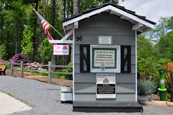 Entrance fee station and Mr. Rhodie