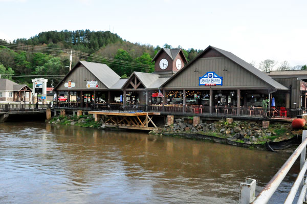 Toccoa River and Burra Burra restaurant