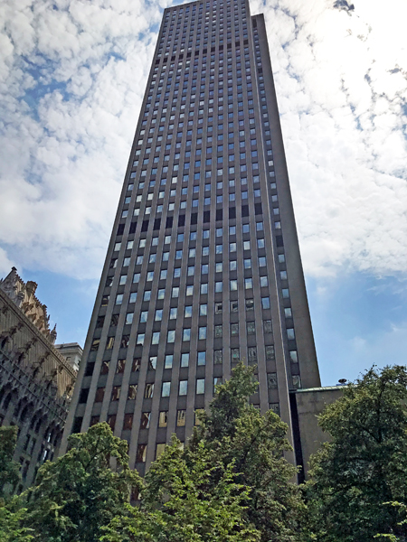 a tall building in downtown Pittsburgh