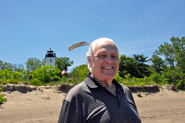 Lee Duquette?絯ith one of his now-famous poses