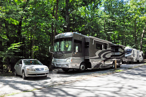 The RV and toad of the two RV Gypsies in 2021