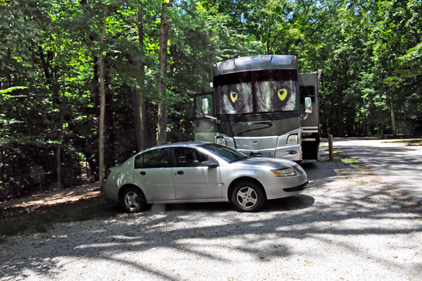 The RV and toad of the two RV Gypsies in 2021