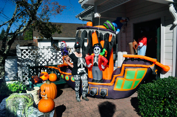 Skeleton Pirate boat and Karen Duquette