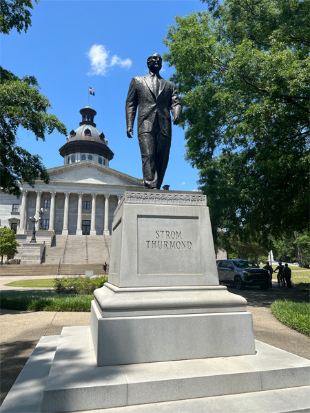 statue of Stom Thurmond