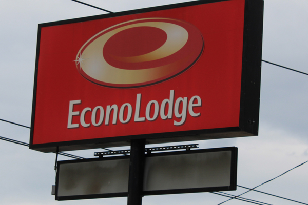 EcnoLodge sign