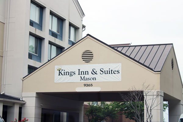 Kings Inn and Suites outside