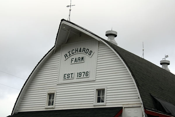 Richards Farm Restaurant barn 