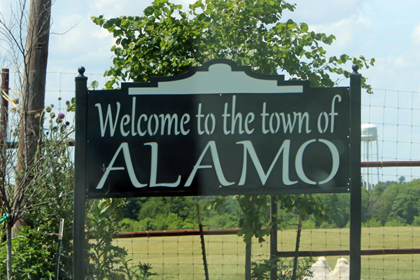 Welcome to Alamo sign