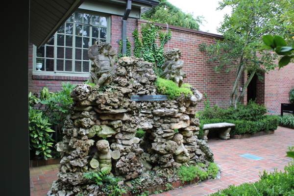 fountain and statues 