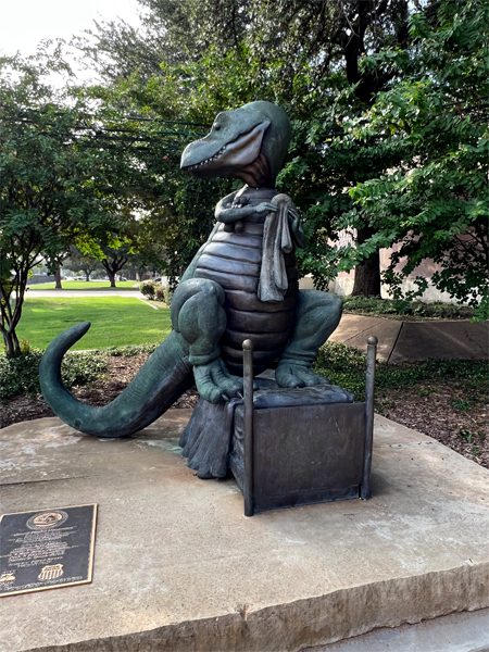 dinosaur statue