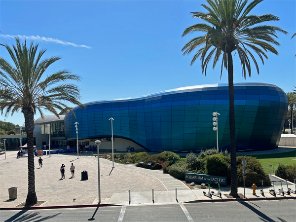 outside The Aquarium of the Pacific