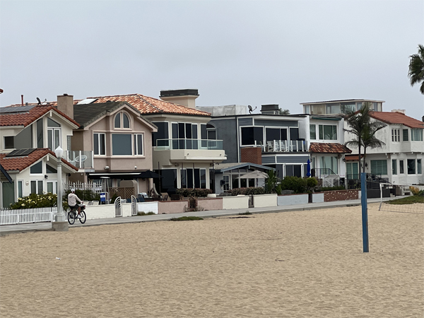 Balboa beach and rental houses