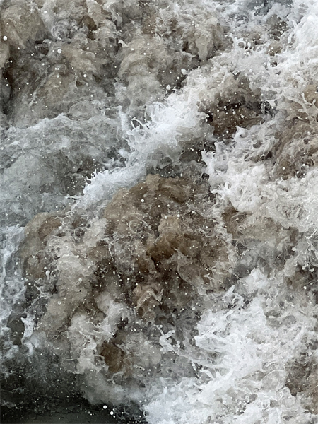 ocean waves by Balboa pier